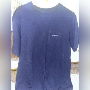 Men’s Size M Navy Blue Patagonia pocket tee